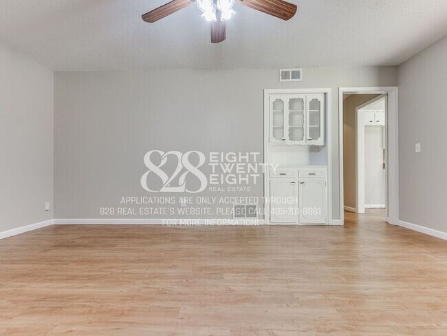 Building Photo - *AVAILABLE NOW!* Recently Updated 3 Bed/2 Bath Single Family Home Near Lake Overholser!