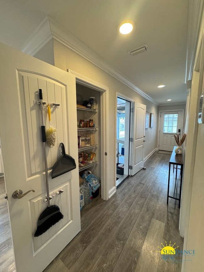 Building Photo - Beautiful 3BR/2.5BA Townhome inNiceville-Near Eglin AFB!