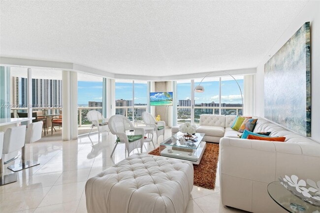 Building Photo - 16400 Collins Ave