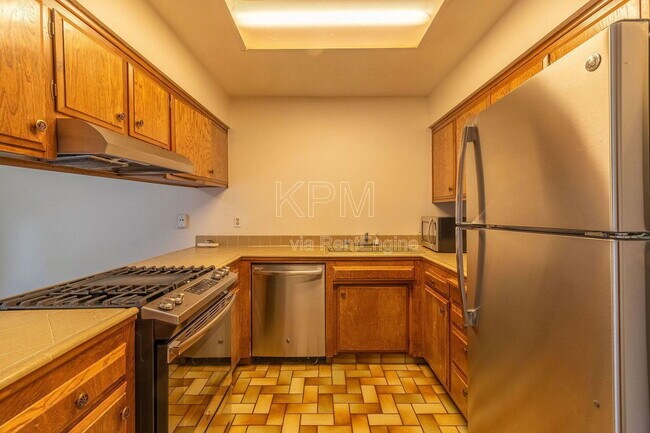 Building Photo - 1077 Rivara Rd