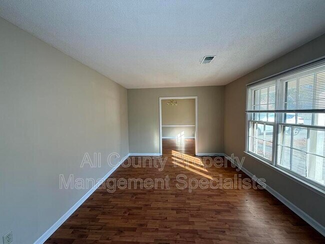 Building Photo - 313 Thornridge Rd