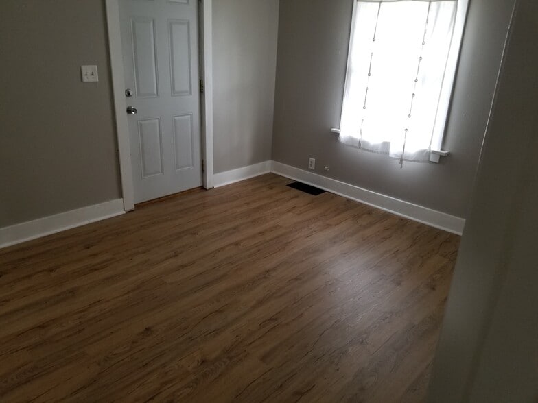 front room - 705 E 10th St