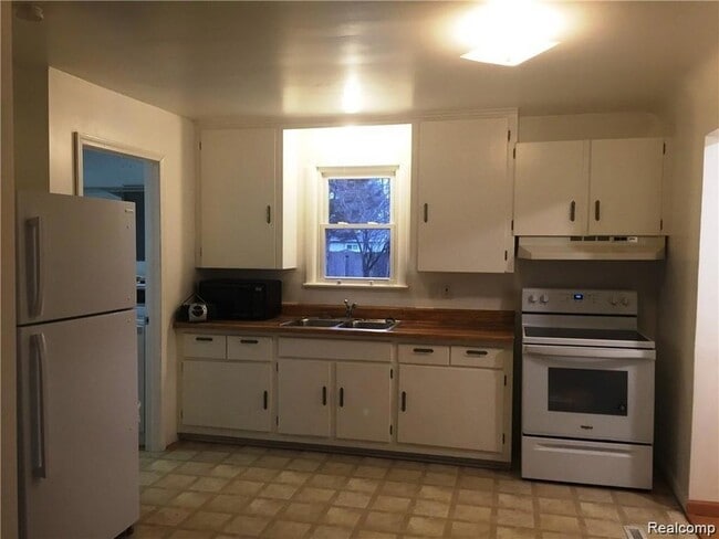 Building Photo - 541 Mary Ellen Rd