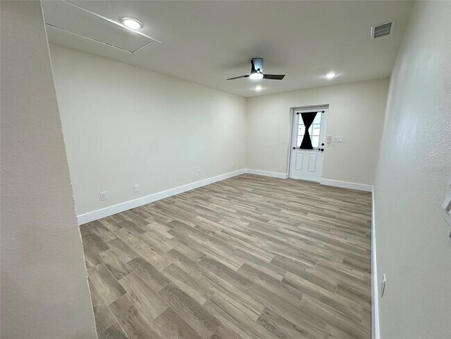 Building Photo - 6013 Fortune Pl
