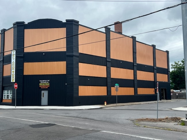 Building Photo - 2121 Beale Ave