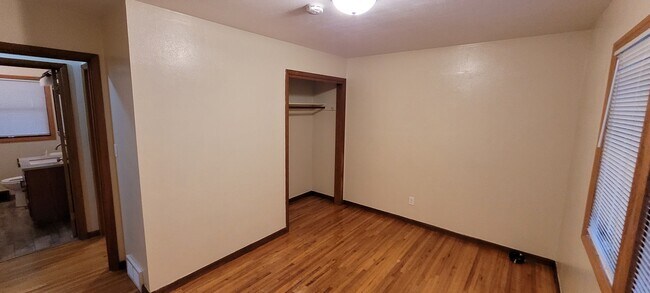 Building Photo - 1522 Dick Dr