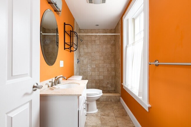 Building Photo - 57 Magazine St