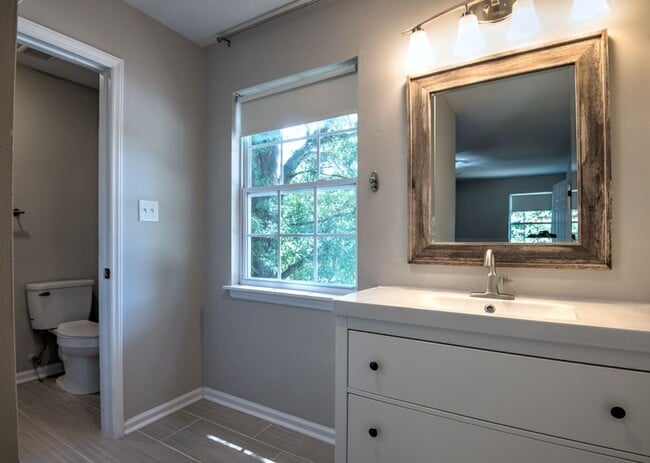 Building Photo - COMING SOON! Welcome to this beautifully r...