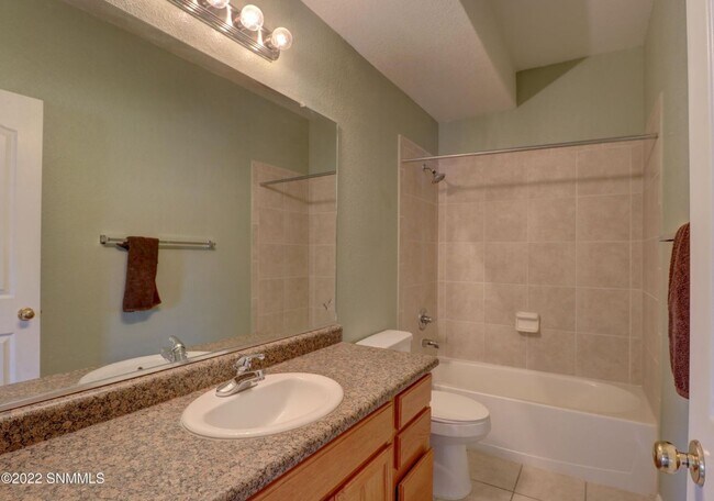 Building Photo - Clean 4/2 close to WSMR / NASA