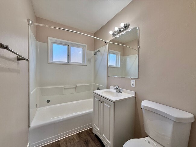 Building Photo - Spacious 2 Bedroom Condo Near Mission Valley!