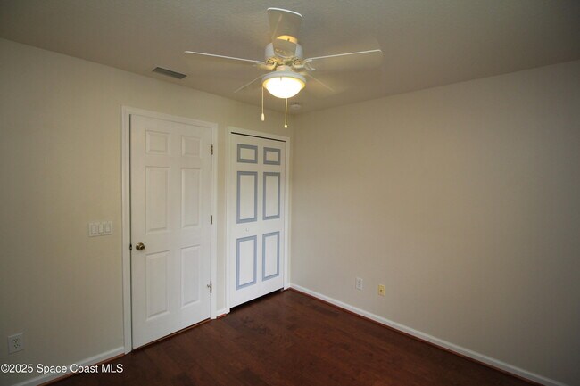 Building Photo - 1075 Luminary Cir