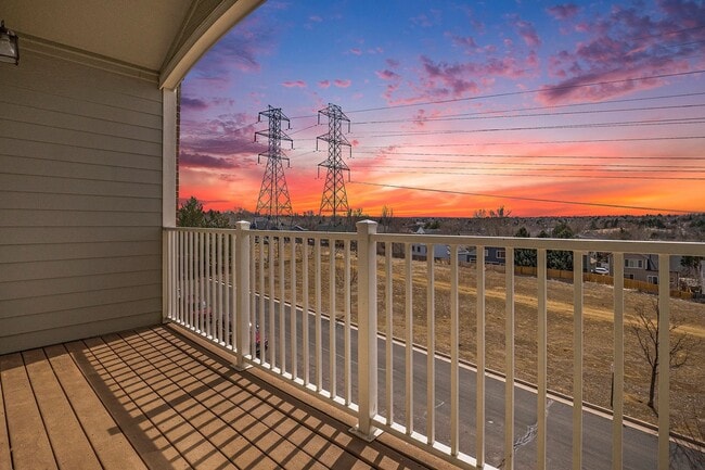 Building Photo - Beautiful 2BD 2Bath Condo with Views