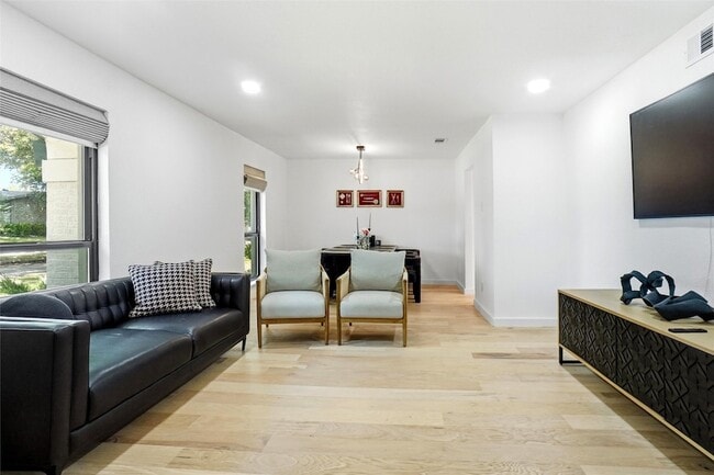 Building Photo - 1820 Castille Dr