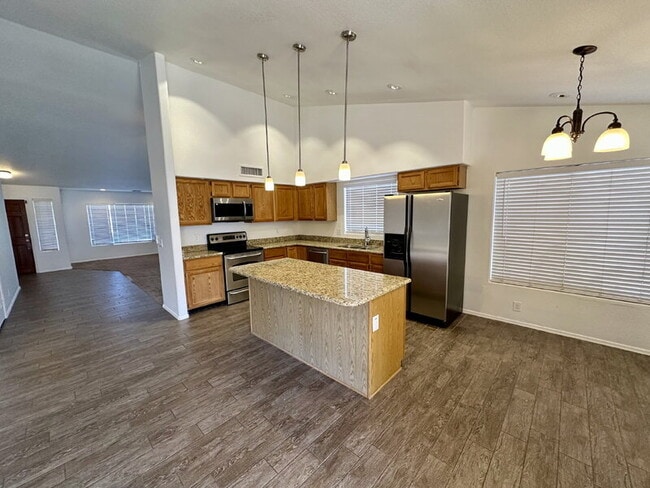 Building Photo - 2353 W Hemlock Ct