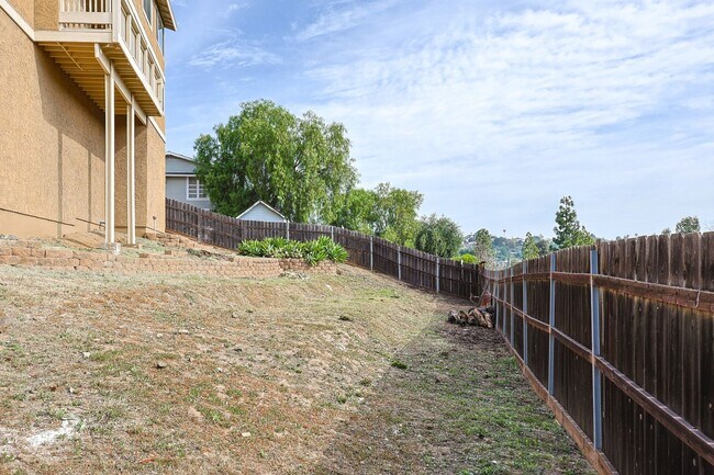 Building Photo - Spacious 4 Bed / 3 Bath Home in Desirable Nebo Hill – La Mesa (3,056 Sq Ft)