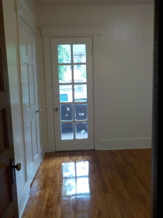 Building Photo - 969 Lancaster Ave