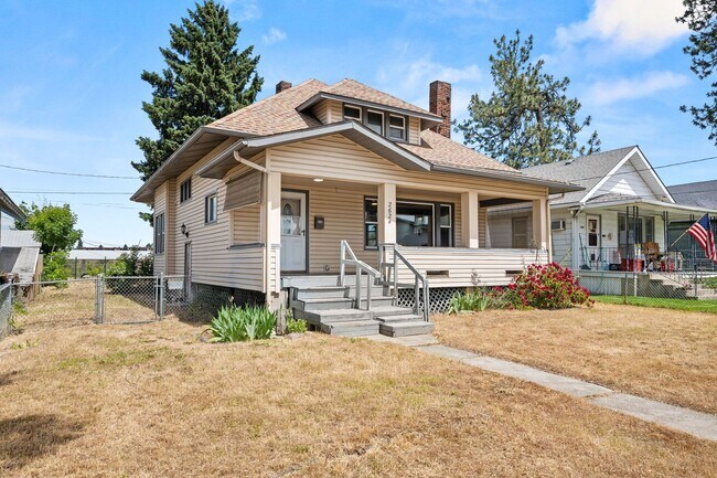 Building Photo - 2624 W 8th Ave