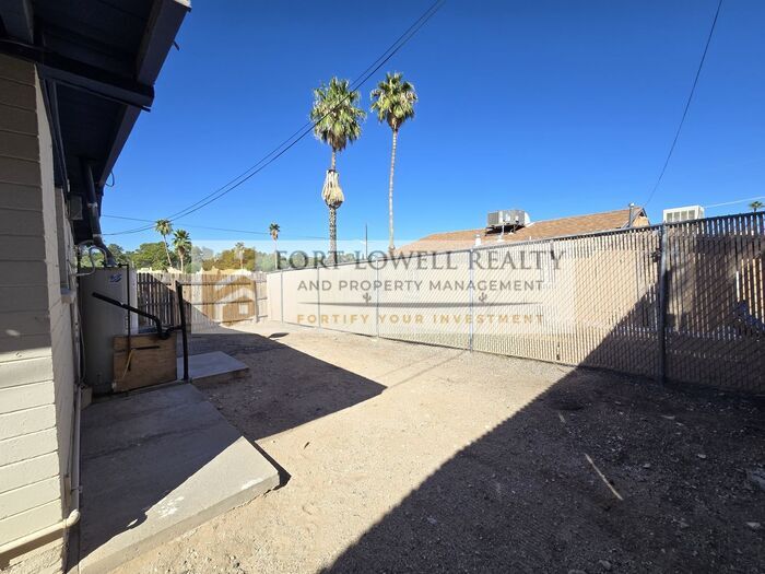 Building Photo - 3008 N Balboa Ave