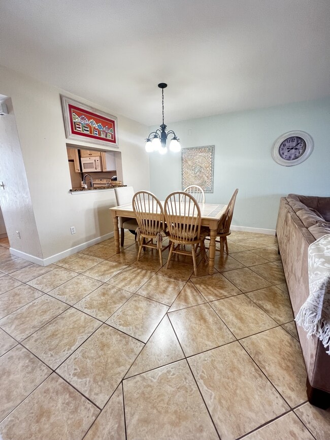 Building Photo - 3813 SE 11th Pl