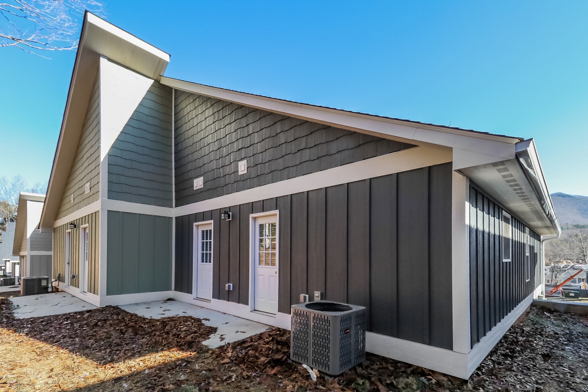 Building Photo - 432 Little Sycamore Ln