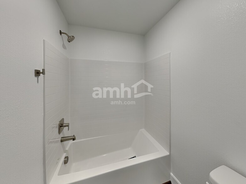 Building Photo - 124 Island Plumeria Ln