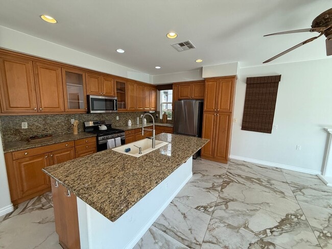 Building Photo - A Large and Spacious Home in Port Hueneme