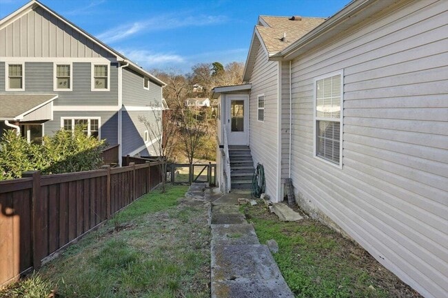 Building Photo - 1002 Boylston St