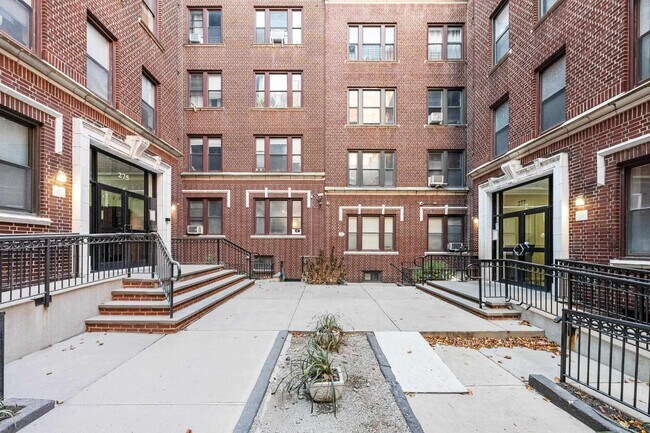 Building Photo - 277 Harrison Ave