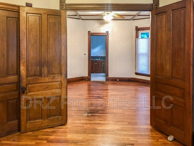 Building Photo - 1012 Bridge St NW