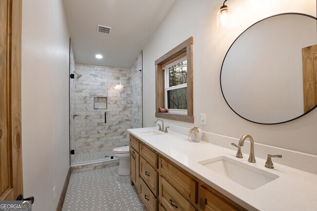 Building Photo - 642 Crabapple Dr