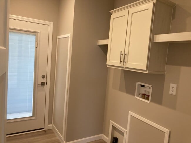 Building Photo - 3604 Campari Dr