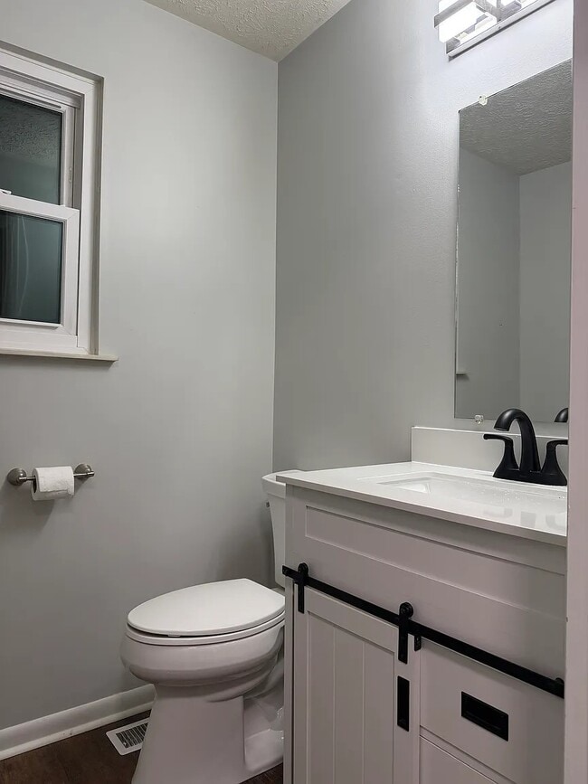 Building Photo - 150 Mosside Loop