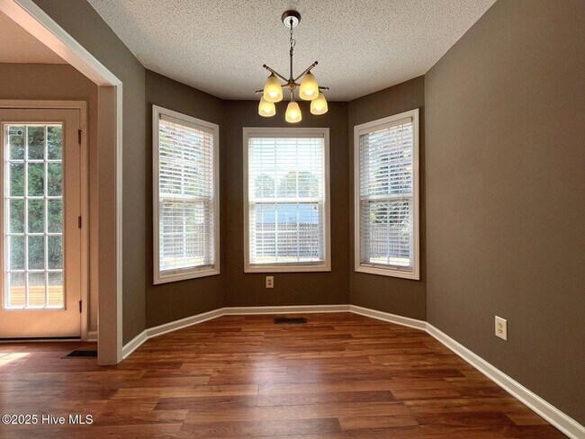 Building Photo - 205 Woodgreen Ln