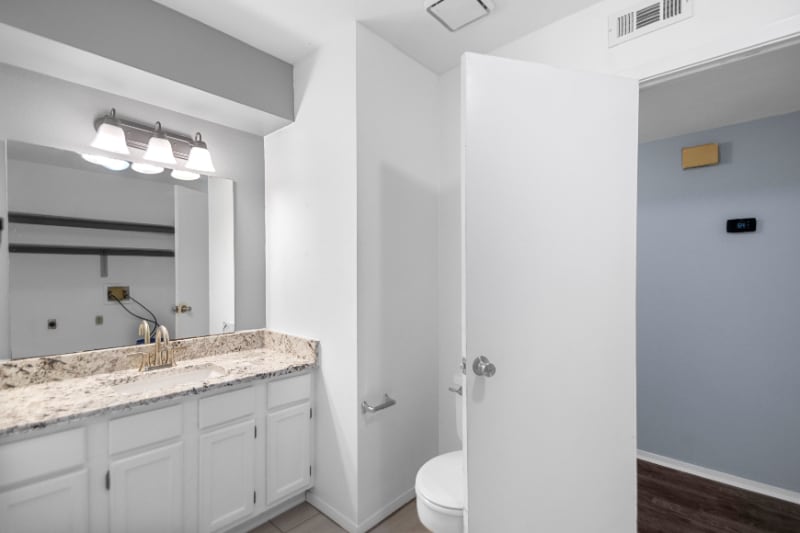 Building Photo - 3320 Henson Pl