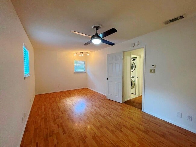 Building Photo - 300 El Paso St