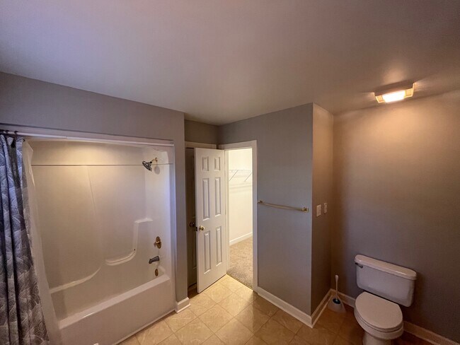 Building Photo - 118 Grande Meadow Way