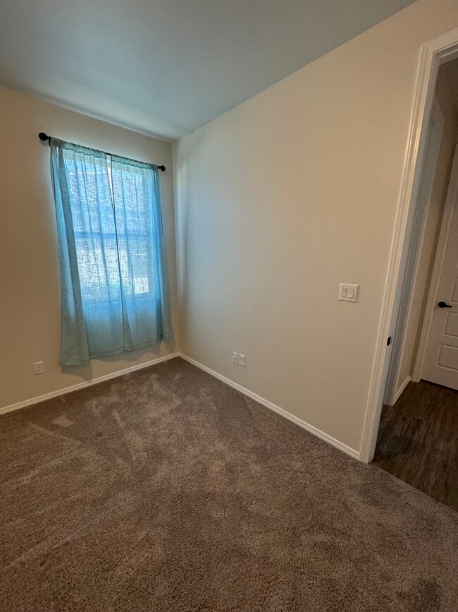 Building Photo - 5208 Bullseye Rd NE