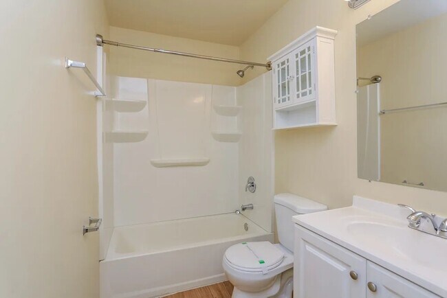 Building Photo - 136 Mayfield Dr