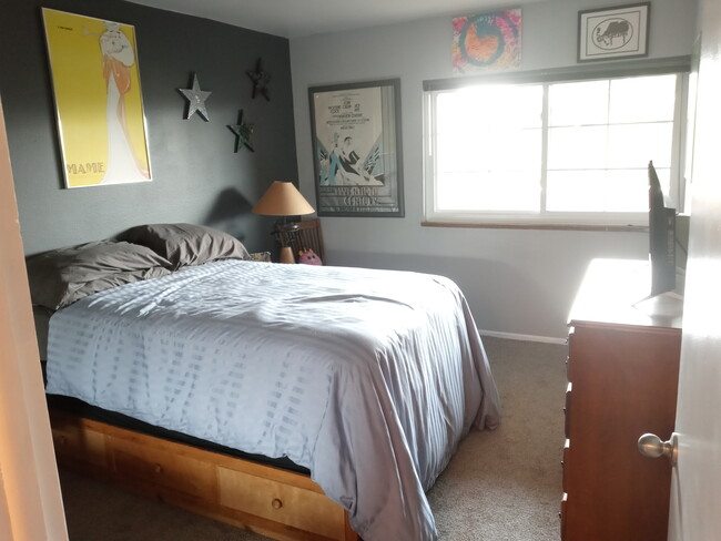 2nd bedroom, full bed - 1350 Josephine St