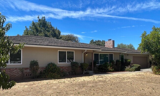 Building Photo - 17695 Laurel Rd
