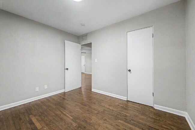 Building Photo - 2912 S Delaware St