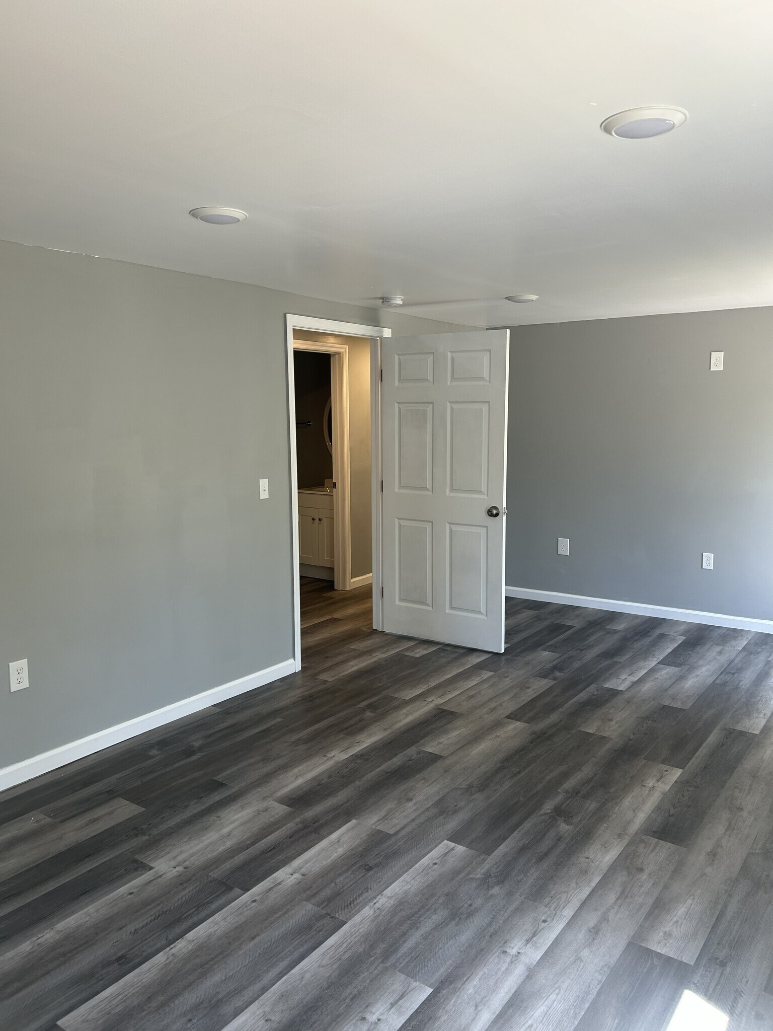 Building Photo - 113 Larry St