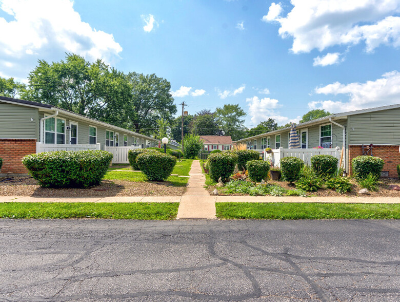 Building Photo - Barbara Lane Apartments