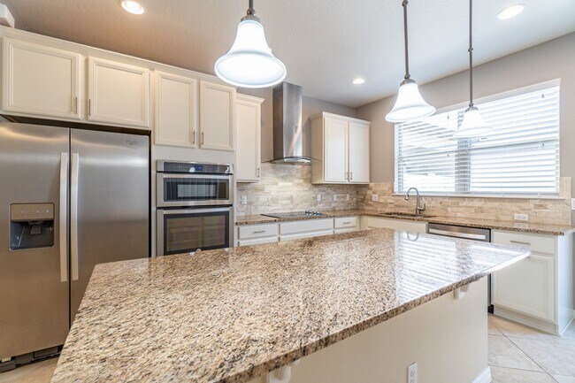 Building Photo - Beautiful Energy Efficient 3/2.5 Townhome ...