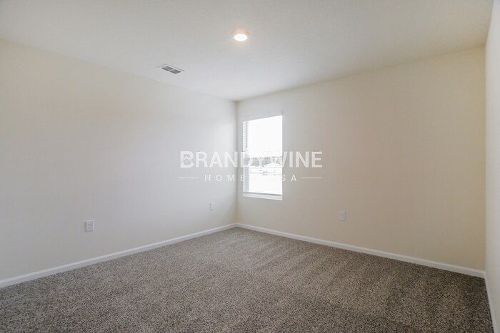 Building Photo - 165 Falcon Ridge Rd