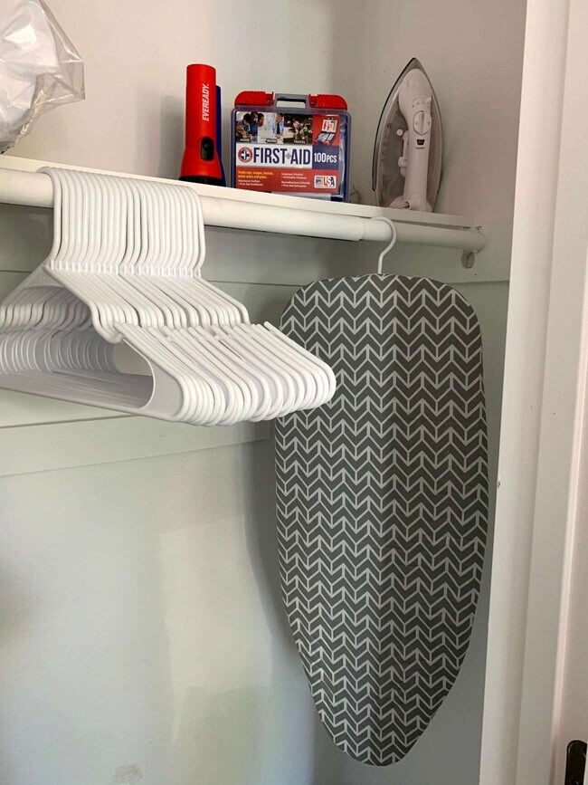 Building Photo - 7388 Oneida Dr