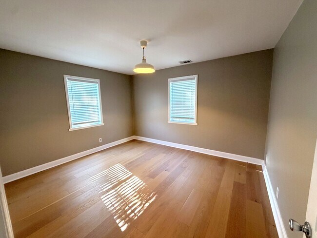 Building Photo - 3018 Harlin Dr