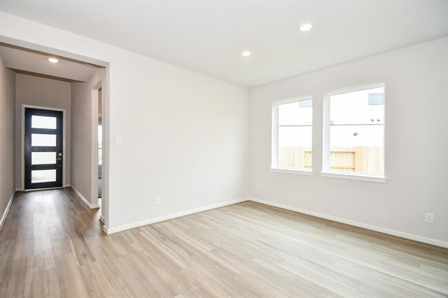 Building Photo - 21835 Erskine Peaks Pl