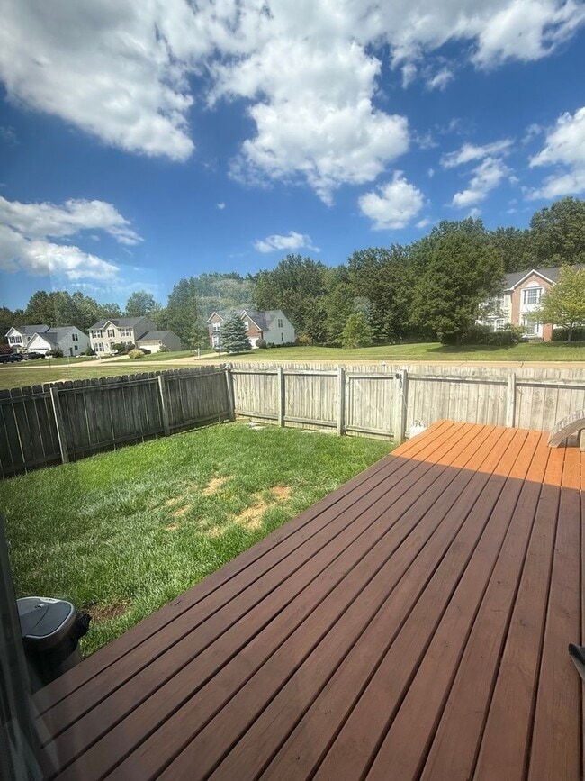 Building Photo - Spacious 5BR House in North Ridgeville