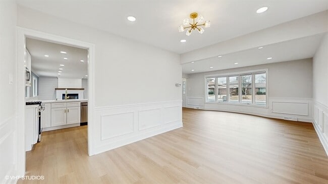 Building Photo - 15405 Tulip Ct